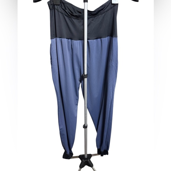 Maternity Joggers L blue with zip pockets - Picture 2 of 6